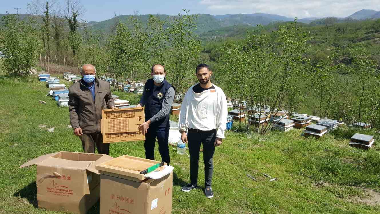 BÜYÜKŞEHİR’DEN ARICILARA DESTEK